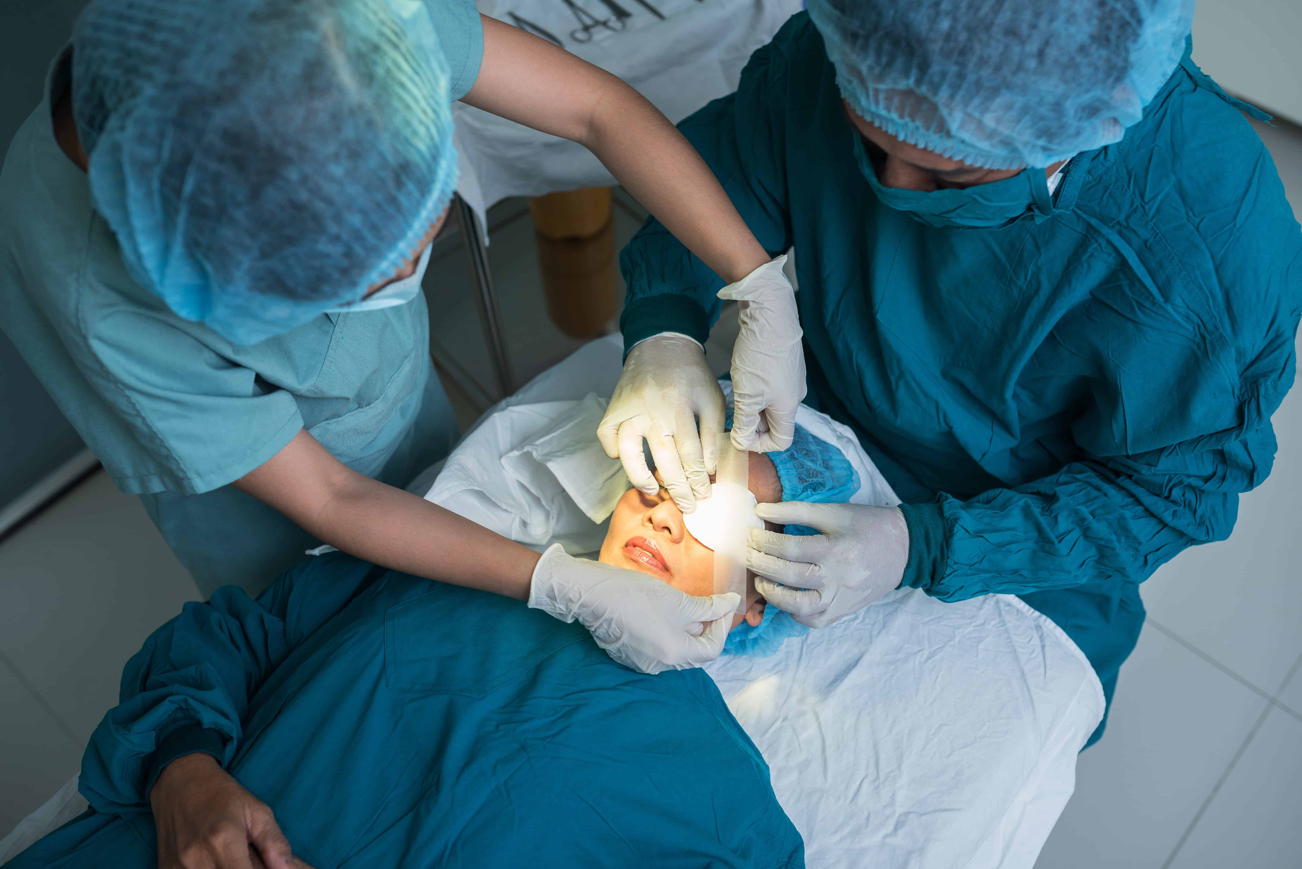 apakah bisa operasi katarak setelah lasik